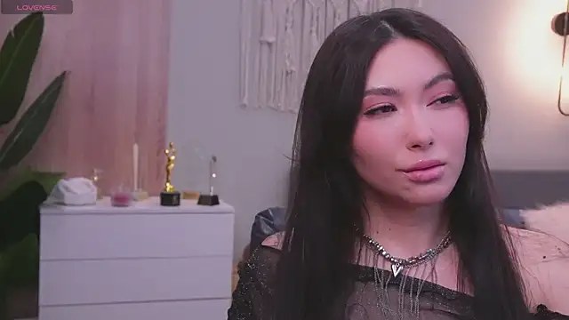 Molly Jons online show from 03-29-26, 01:05