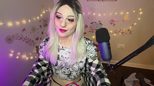 Snapshot of Starr1123 chatting on 05-15-26, 03:13 Starr1123 online show from 05-15-26, 03:13