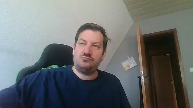 Snapshot of Golffahrer1982 chatting on 06-05-26, 09:15 Golffahrer1982 online show from 06-05-26, 09:15