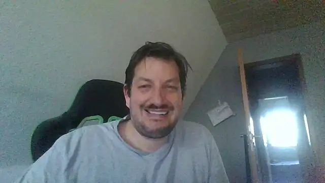 Snapshot of Golffahrer1982 chatting on 06-18-26, 07:18 Golffahrer1982 online show from 06-18-26, 07:18
