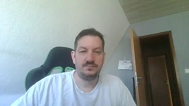 Snapshot of Golffahrer1982 chatting on 06-26-26, 06:29 Golffahrer1982 online show from 06-26-26, 06:29