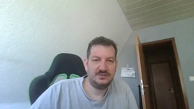 Snapshot of Golffahrer1982 chatting on 06-27-26, 07:02 Golffahrer1982 online show from 06-27-26, 07:02