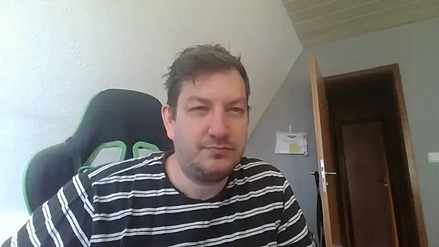 Snapshot of Golffahrer1982 chatting on 08-01-26, 08:35 Golffahrer1982 online show from 08-01-26, 08:35