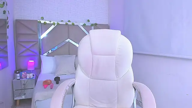 Snapshot of Zoe_Lennoxx chatting on 12-28-24, 04:30 Zoe Lennoxx online show from 12-28-24, 04:30