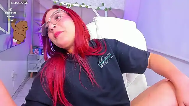 Snapshot of Zoe_Lennoxx chatting on 02-15-25, 06:33 Zoe Lennoxx online show from 02-15-25, 06:33