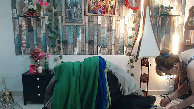 KarimaSarabe online show from 11-21-25, 08:40