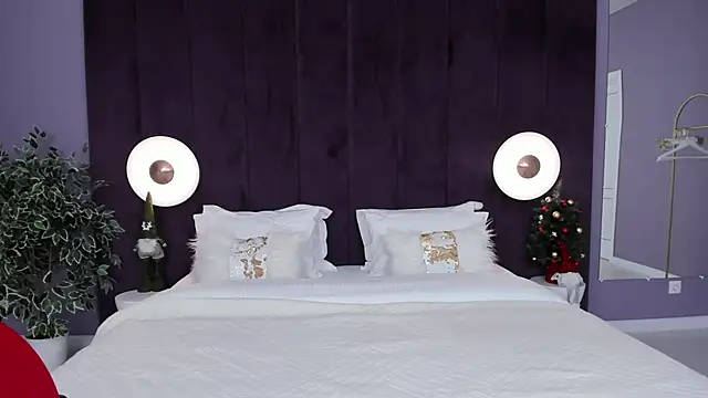 LilyRaisa online show from 12-21-24, 03:14