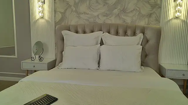 LilyRaisa online show from 09-18-25, 04:14