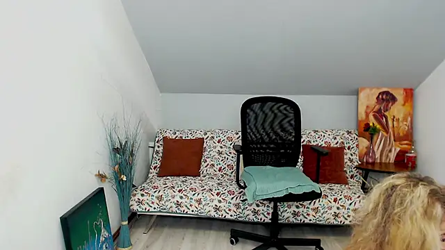 Cassandra Hotty online show from 02-28-25, 04:43