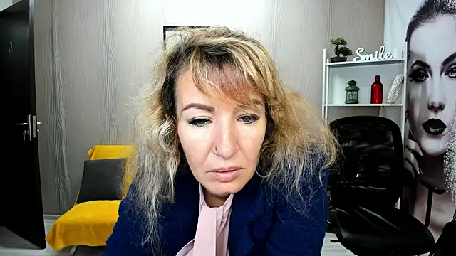 Cassandra Hotty online show from 10-08-25, 02:42