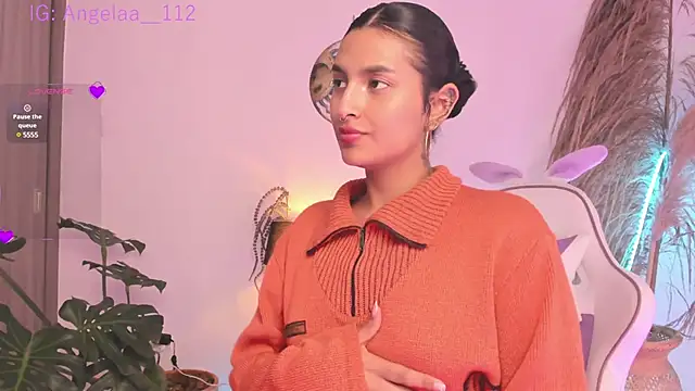 Snapshot of Anngel_1 chatting on 03-17-25, 07:04 Anngel 1 online show from 03-17-25, 07:04