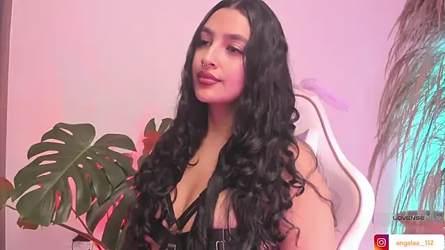 Snapshot of Anngel_1 chatting on 12-18-25, 03:29 Anngel 1 online show from 12-18-25, 03:29