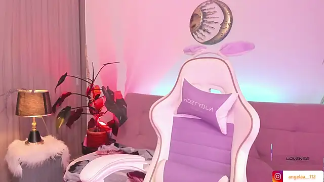 Snapshot of Anngel_1 chatting on 12-20-25, 06:26 Anngel 1 online show from 12-20-25, 06:26