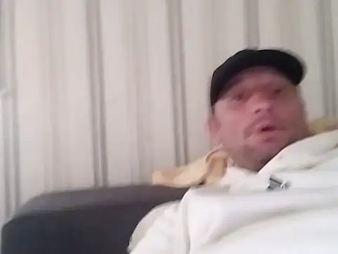 Snapshot of Atti44 chatting on 11-29-25, 10:29 Atti44 online show from 11-29-25, 10:29