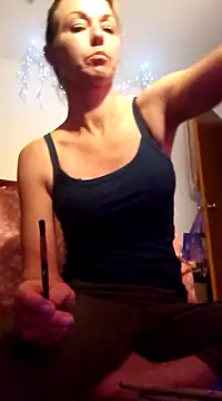 Snapshot of cammyquart chatting on 12-27-24, 02:47 cammyquart online show from 12-27-24, 02:47