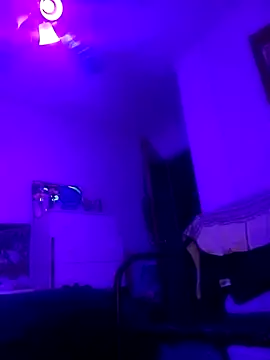 Snapshot of cammyquart chatting on 12-28-24, 06:39 cammyquart online show from 12-28-24, 06:39