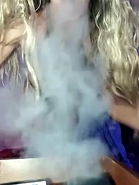 Snapshot of cammyquart chatting on 10-20-25, 02:12 cammyquart online show from 10-20-25, 02:12