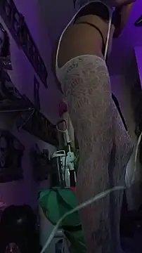 Snapshot of cammyquart chatting on 10-21-25, 09:48 cammyquart online show from 10-21-25, 09:48