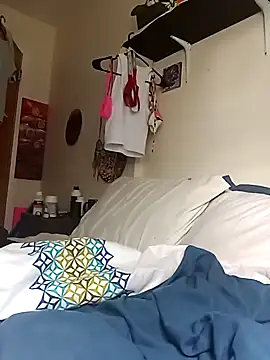 Snapshot of cammyquart chatting on 10-26-25, 05:41 cammyquart online show from 10-26-25, 05:41