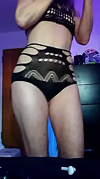 Snapshot of cammyquart chatting on 11-16-25, 10:04 cammyquart online show from 11-16-25, 10:04