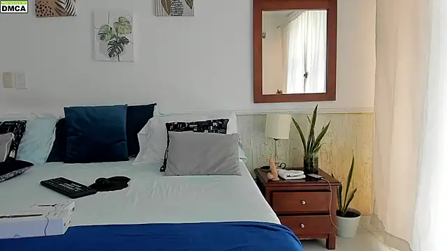 Snapshot of emilyboobs__ chatting on 10-29-25, 02:19 emilyboobs online show from 10-29-25, 02:19