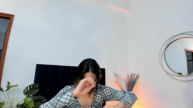 Snapshot of Nina_Cavaali chatting on 02-27-25, 02:32 Nina Cavaali online show from 02-27-25, 02:32
