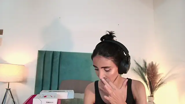 Snapshot of Nina_Cavaali chatting on 09-23-25, 06:22 Nina Cavaali online show from 09-23-25, 06:22