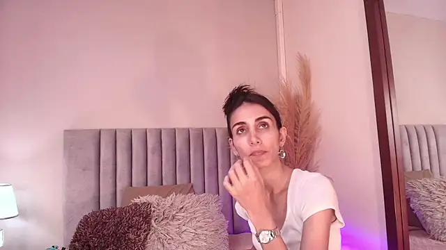 Snapshot of Nina_Cavaali chatting on 09-25-25, 06:22 Nina Cavaali online show from 09-25-25, 06:22