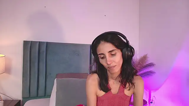Snapshot of Nina_Cavaali chatting on 10-01-25, 06:25 Nina Cavaali online show from 10-01-25, 06:25