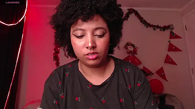 Snapshot of michell_bling1 chatting on 12-30-24, 02:09 michell bling1 online show from 12-30-24, 02:09