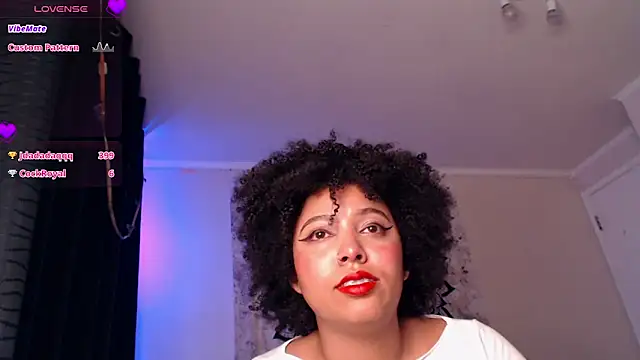 Snapshot of michell_bling1 chatting on 02-11-25, 07:33 michell bling1 online show from 02-11-25, 07:33