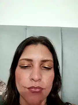 Mia Hampton online show from 03-08-25, 01:50