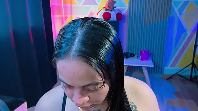 Cuttiealice online show from 10-06-25, 03:42