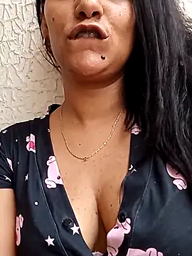 Snapshot of Leticia_goddes chatting on 03-14-25, 06:50 Leticia goddes online show from 03-14-25, 06:50