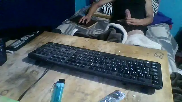Snapshot of malekon76 chatting on 03-24-26, 08:30 malekon76 online show from 03-24-26, 08:30