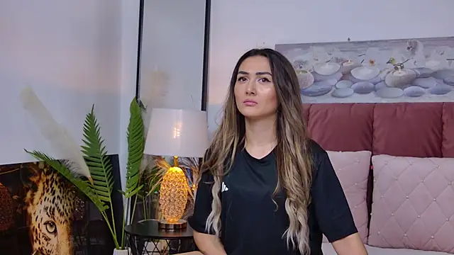 NicolLopeze online show from 01-28-25, 05:56