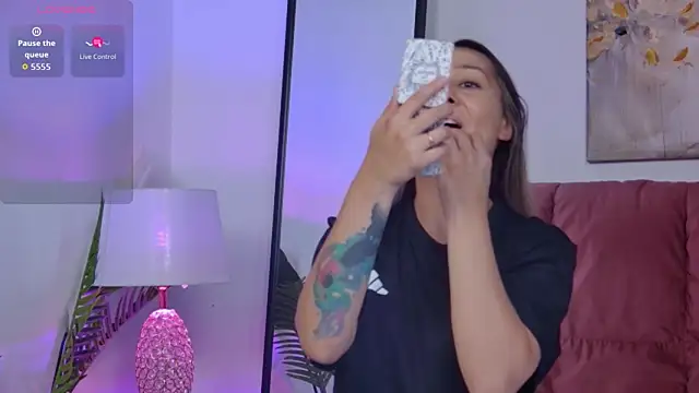 NicolLopeze online show from 09-15-25, 05:51