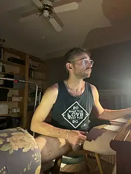 MaxSpadeErotica online show from 06-17-26, 04:37
