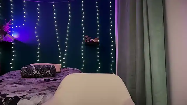 Snapshot of MistyParadiso chatting on 01-15-25, 06:29 MistyParadiso online show from 01-15-25, 06:29