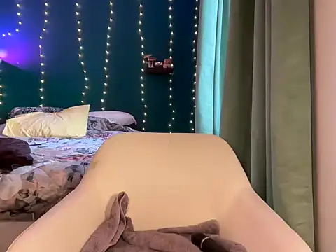 Snapshot of MistyParadiso chatting on 01-19-25, 01:01 MistyParadiso online show from 01-19-25, 01:01