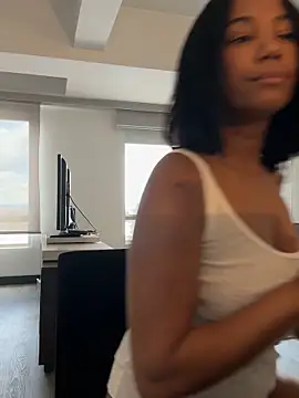 Snapshot of Isabella2603 chatting on 03-21-25, 05:34 Isabella2603 online show from 03-21-25, 05:34