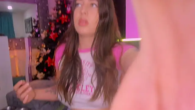 zoe kittylove online show from 11-20-25, 05:18