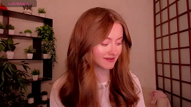 Snapshot of KateCuddle chatting on 05-20-26, 02:40 KateCuddle online show from 05-20-26, 02:40