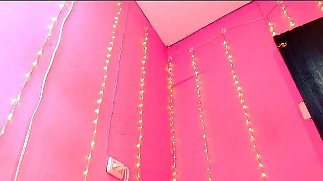 Snapshot of alaiia_rosse chatting on 12-14-25, 03:50 alaiia rosse online show from 12-14-25, 03:50