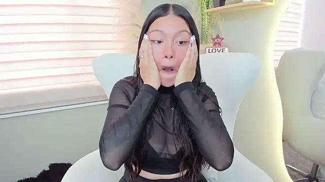 julieta evans  online show from 11-25-25, 09:48