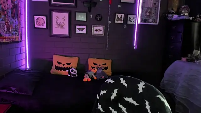 insania 9999  online show from 10-30-25, 05:35