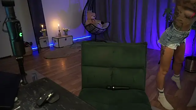 LaraPunkt online show from 09-20-25, 07:20