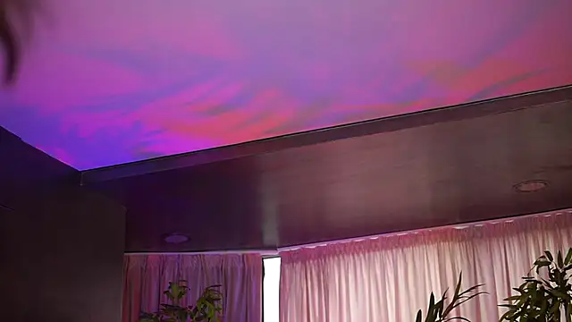 HotSkinnyX online show from 11-30-25, 09:02