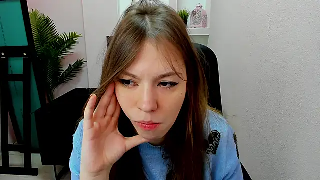 Snapshot of Persephoni chatting on 01-04-25, 06:19 Persephoni online show from 01-04-25, 06:19