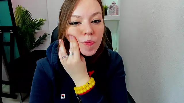 Snapshot of Persephoni chatting on 01-08-25, 05:27 Persephoni online show from 01-08-25, 05:27